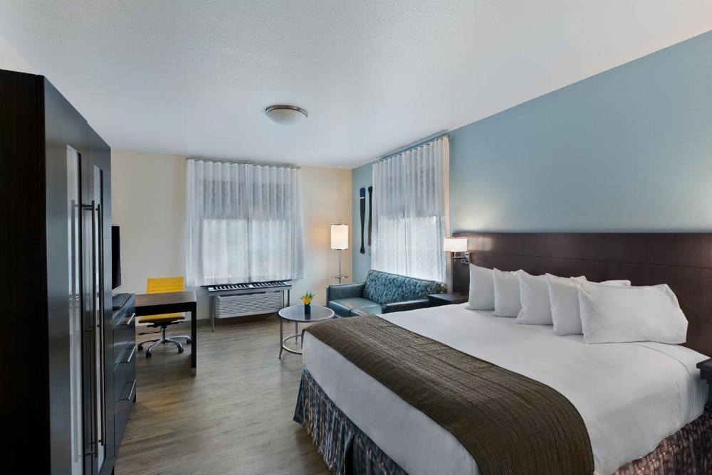 Oxford Suites Bellingham Main image